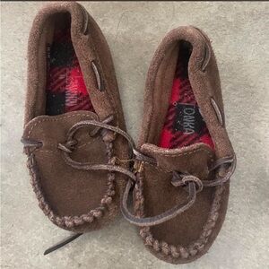 Minnetonka Slippers